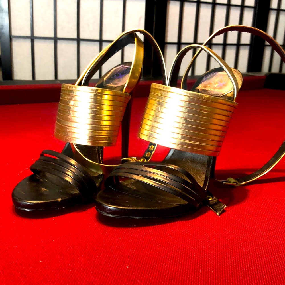 Donald J Pliner Sandals